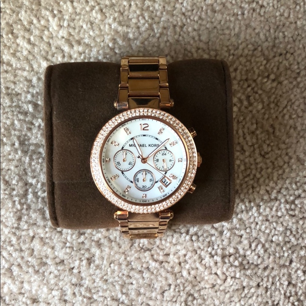 ⭐️Michael Kors Rose Gold Watch⭐️